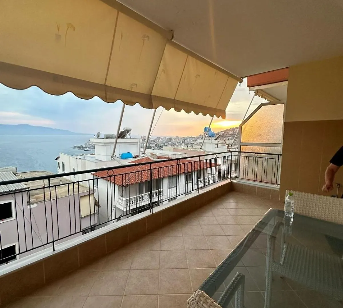 Sea View Apartment ساراندا