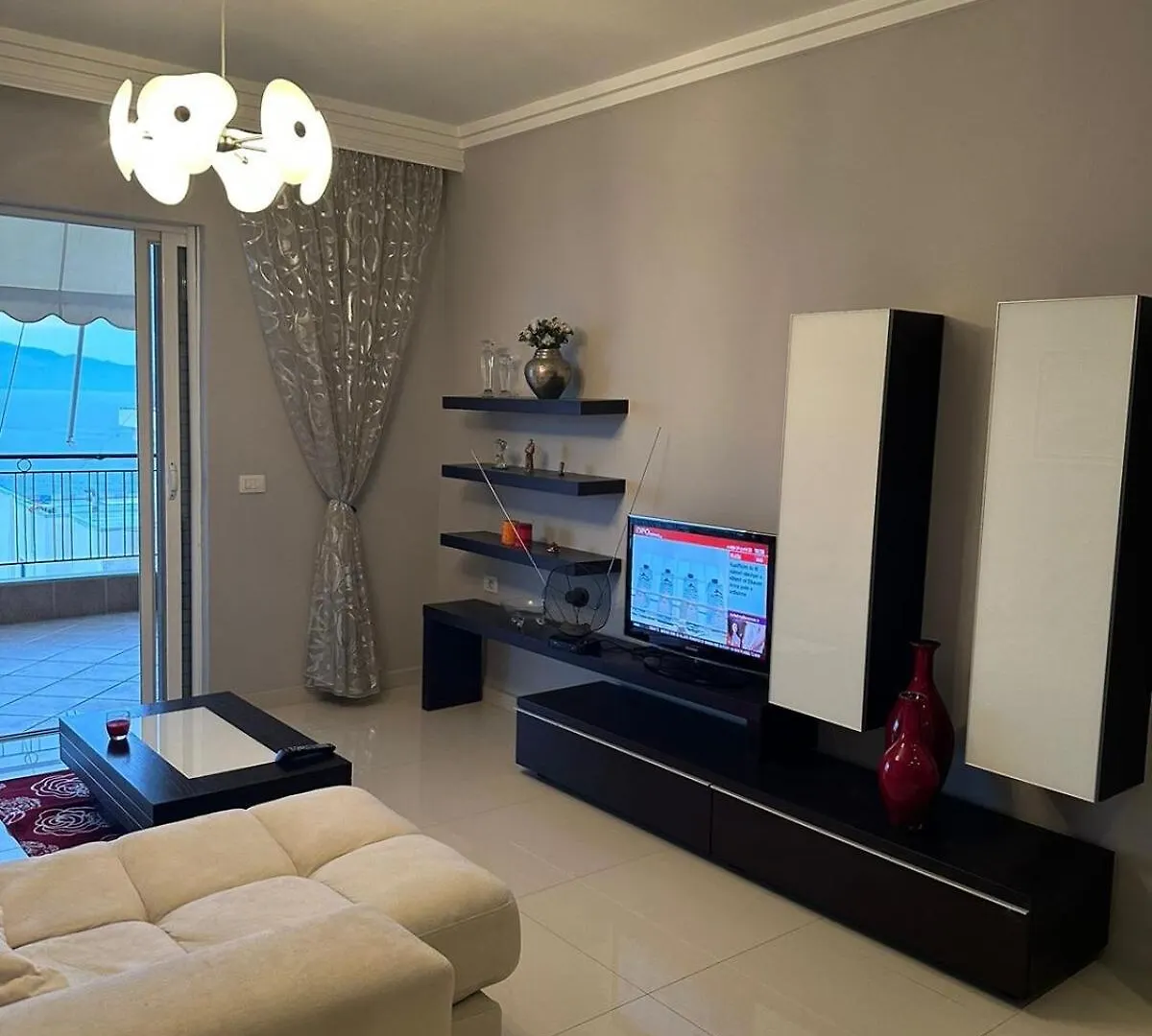 Sea View Apartment ساراندا 0*,