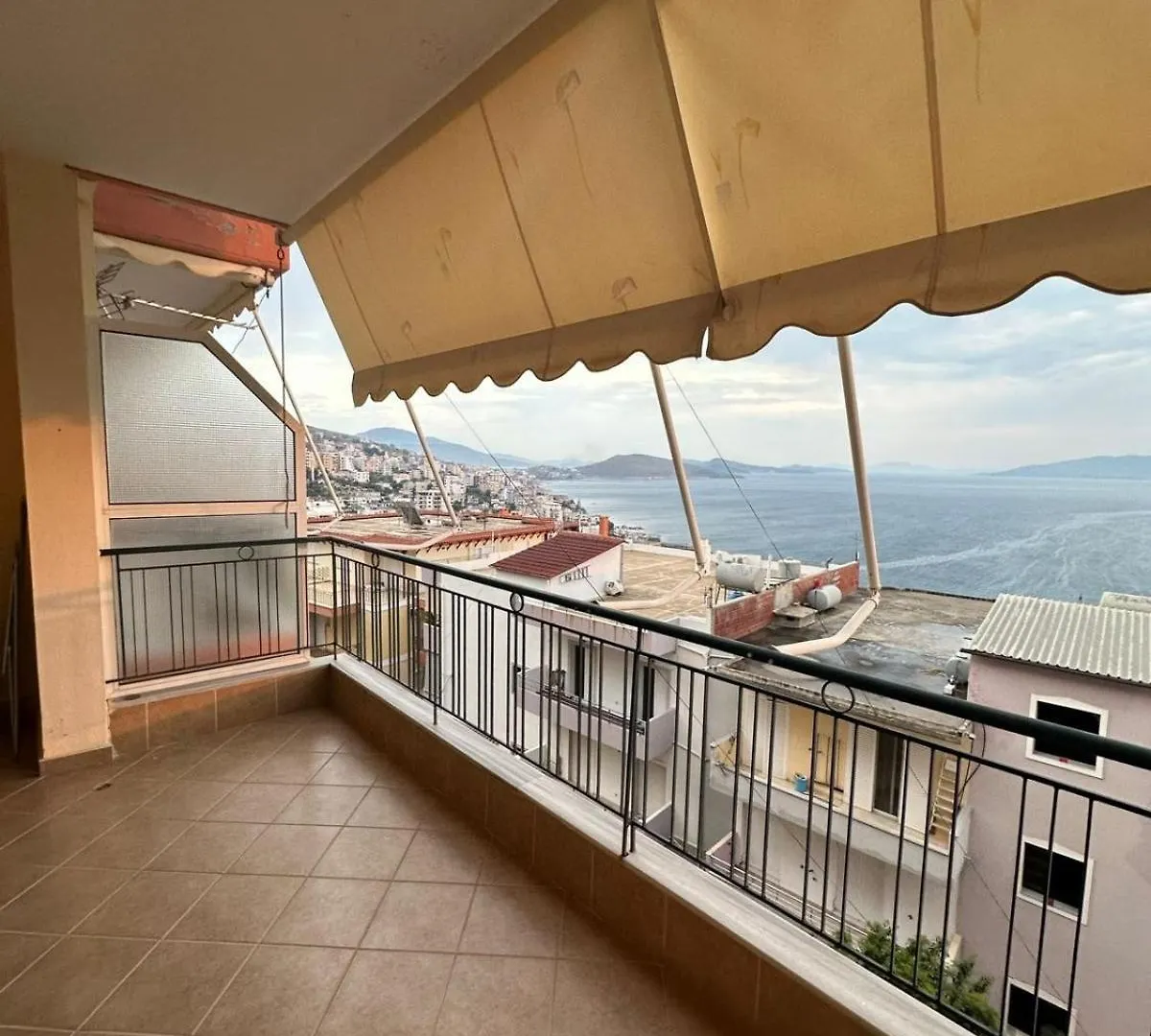 Sea View Apartment ساراندا